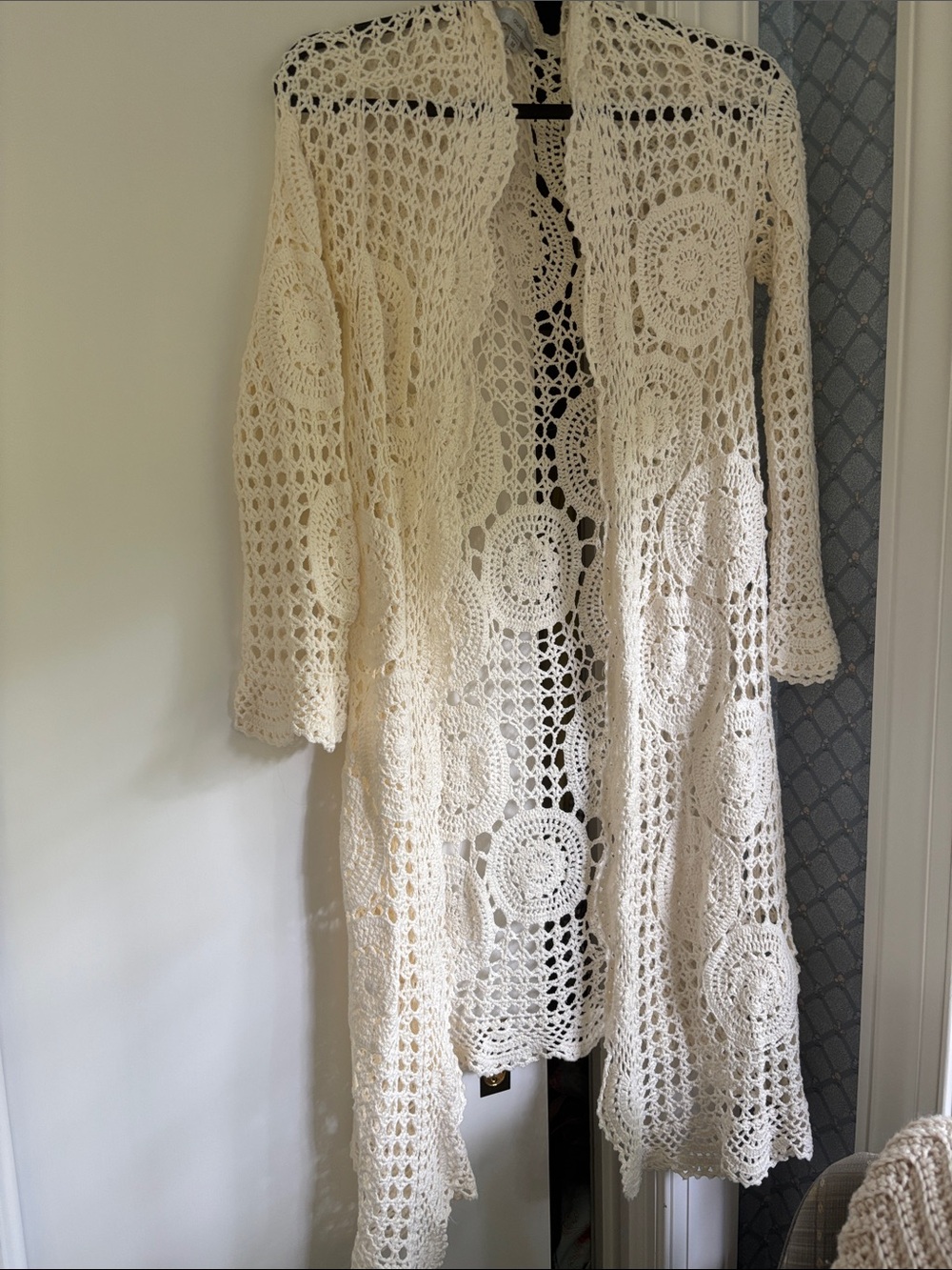 Daisy Fuentes Cream Crochet Scalloped Edge Open-Front Long Cotton Cardigan